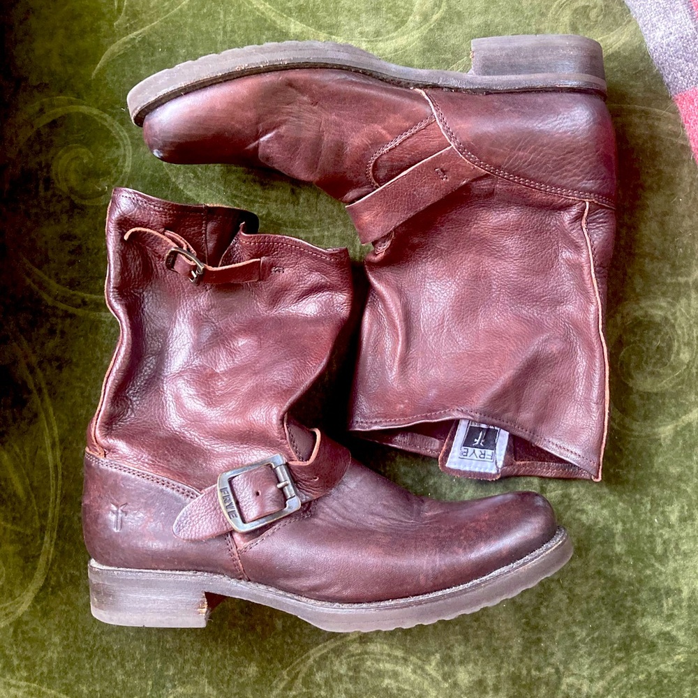 Frye Engineer/Veronica Boots - size 7.5 in as new condition